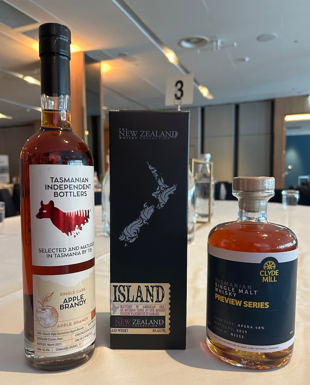 Spirit City Bundle - 1 Tasmanian, Whiskey 1 New Zealand Whiskeya nd Tassie Apple Bradly